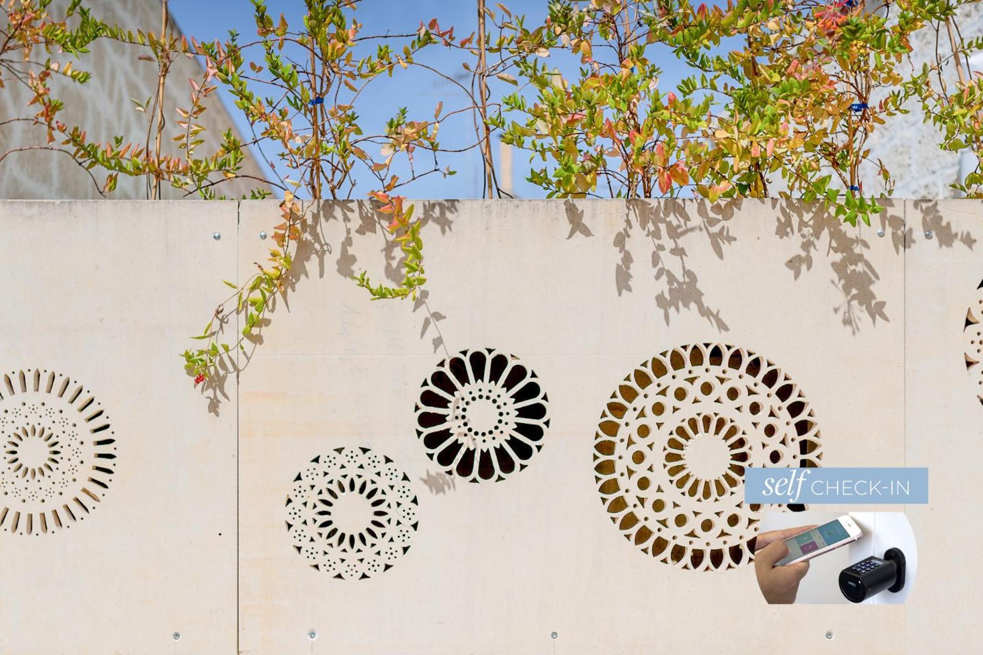Vico Bianco Raro Smart Rooms Collection Ostuni Exterior photo